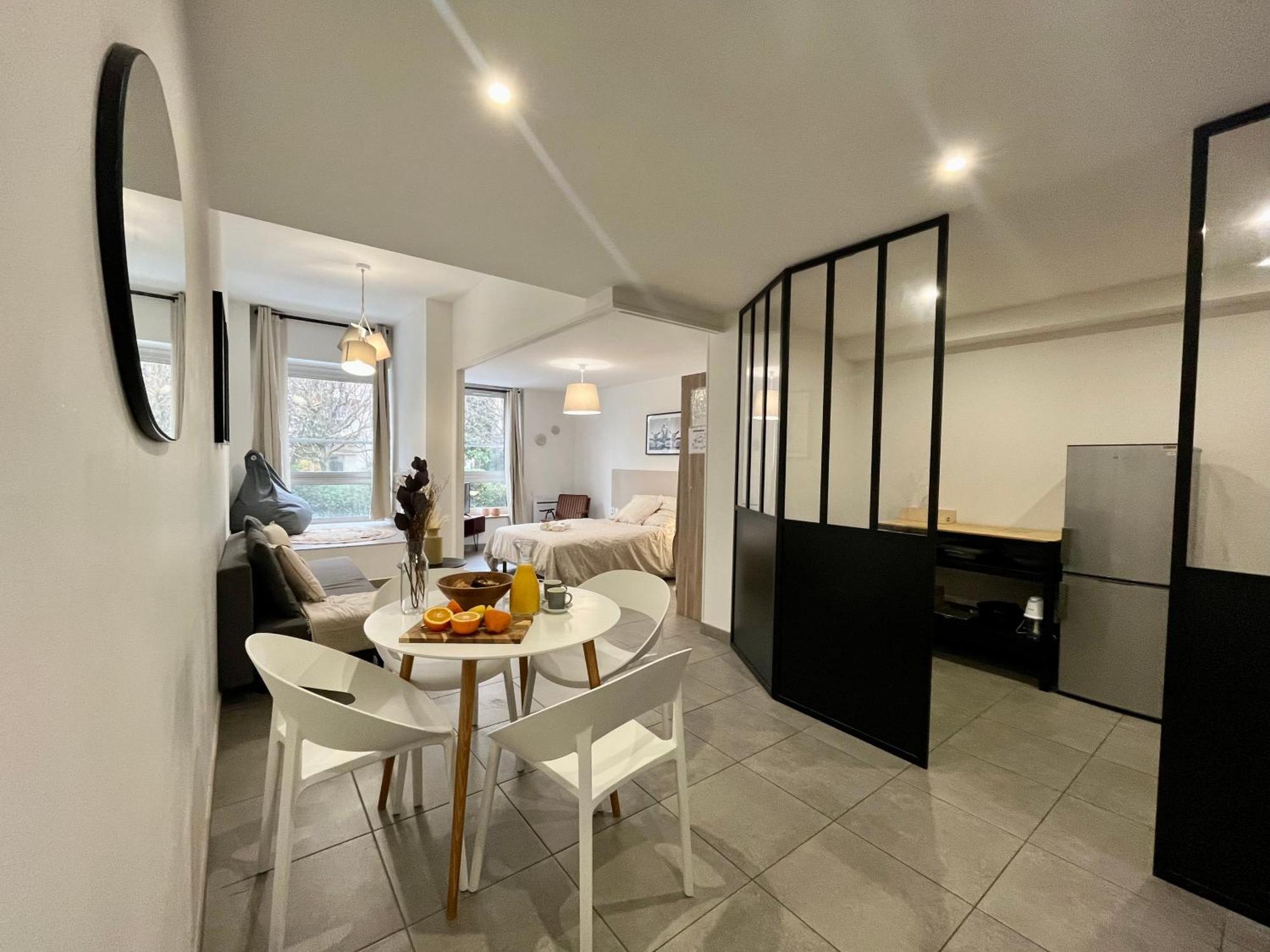 Suite Danbury Лион Екстериор снимка